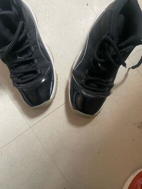 Kids Black Sneakers with Gloss Toe